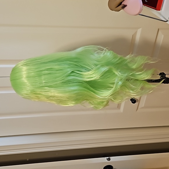 Fun lace front synthetic wig - Picture 2 of 8